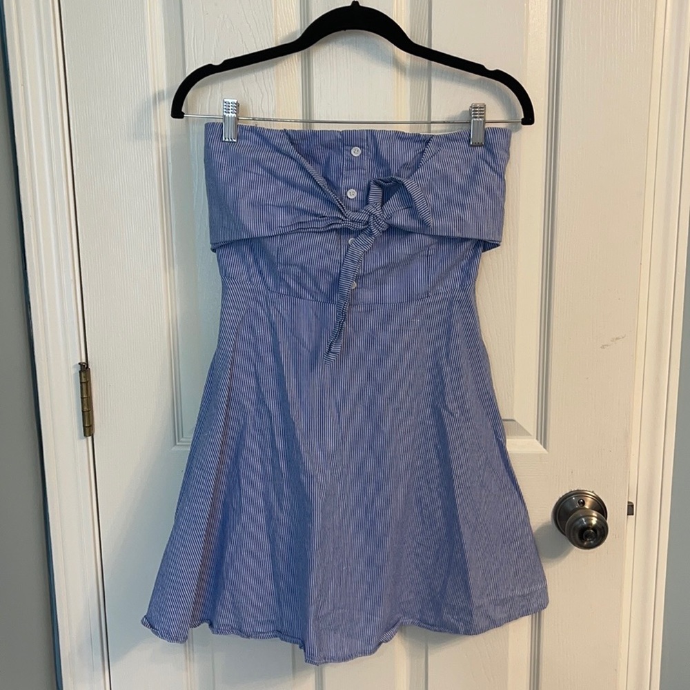 Fun strapless striped dress!